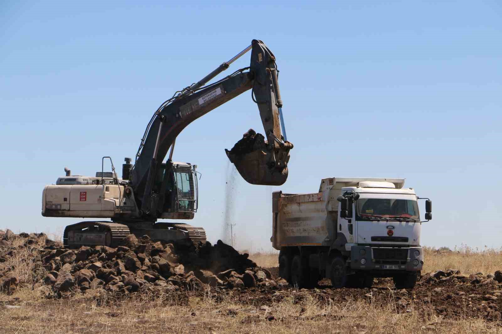 Doğup b&uuml;y&uuml;d&uuml;ğ&uuml; Karacadağ b&ouml;lgesine 10 milyar TL&rsquo;lik dev yatırım
