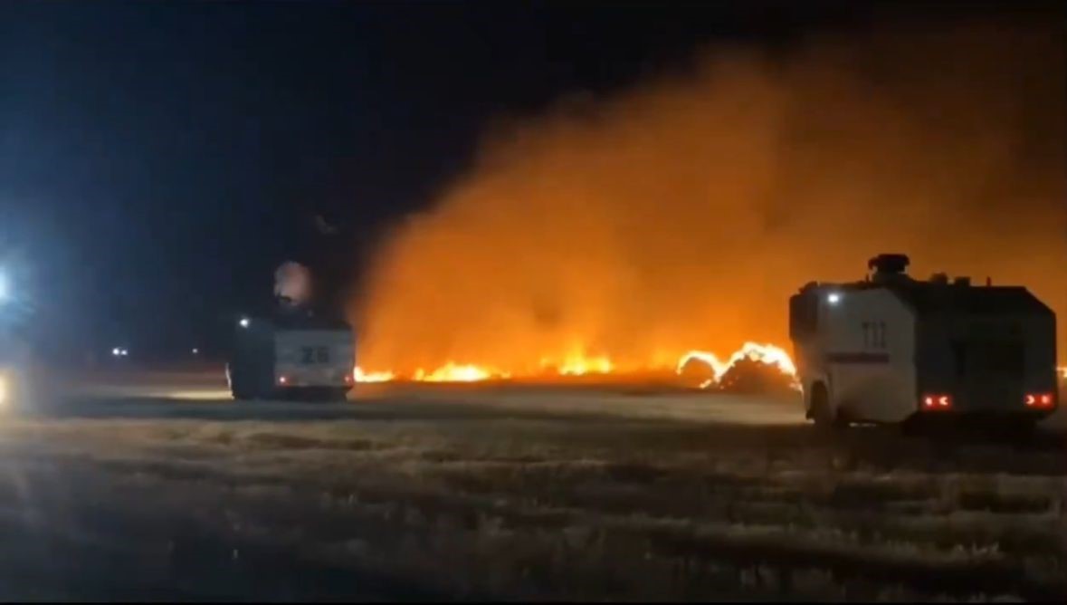 Diyarbakır&rsquo;da anız yangınlarına 9 TOMA m&uuml;dahale etti
