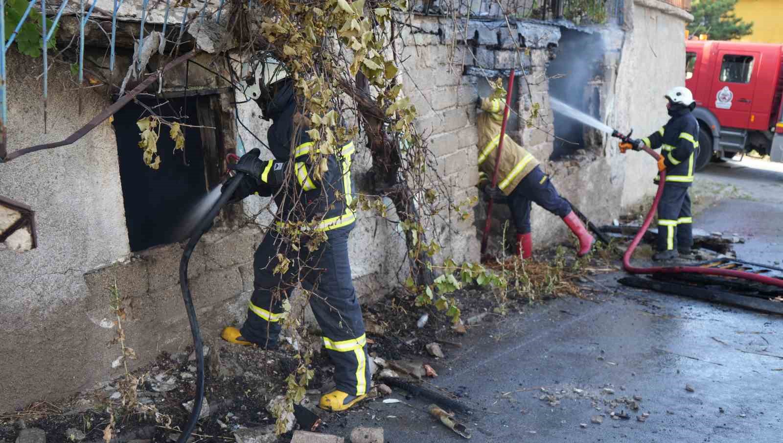 Kırıkkale’de ev yangını
