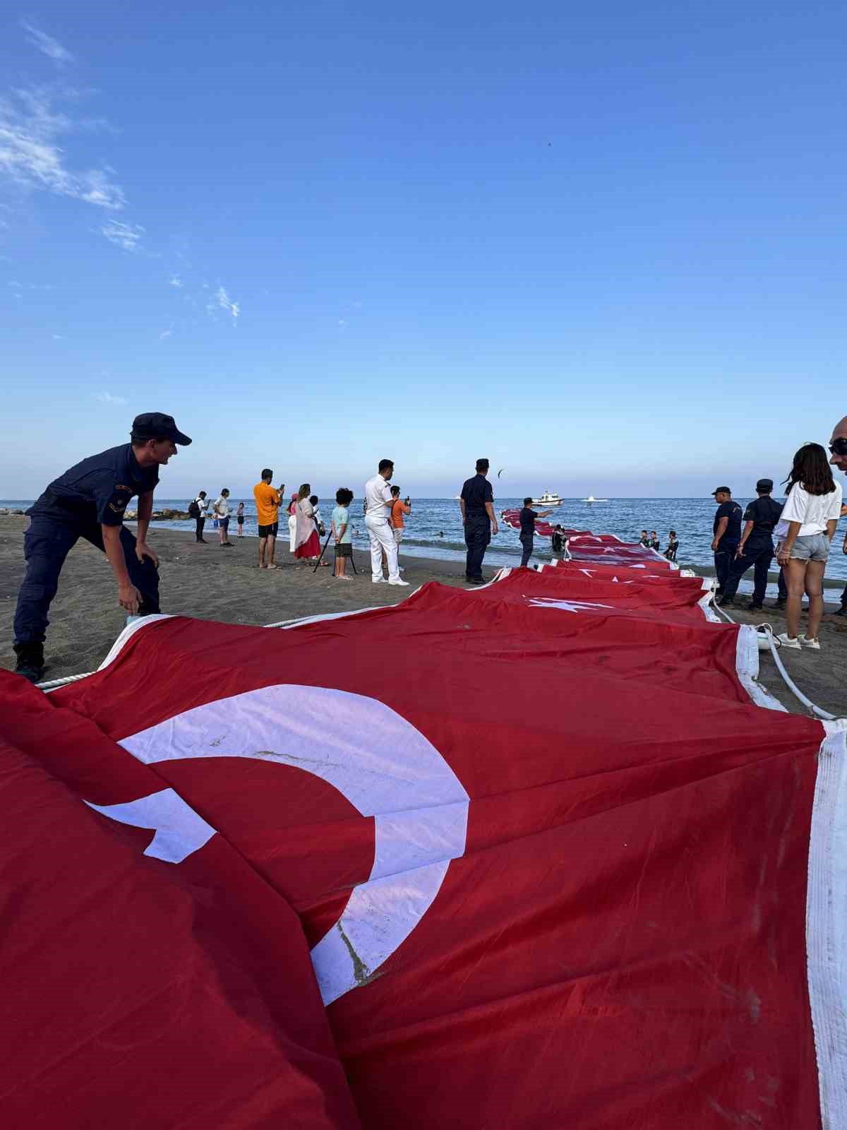 Denizde g&ouml;rsel ş&ouml;len
