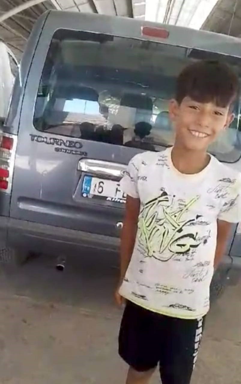 Otomobilin çarptığı 10 yaşındaki çocuk hayatını kaybetti
