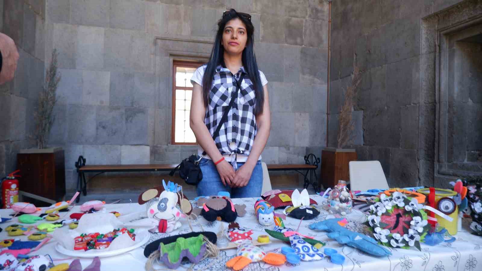 Evdeki &ccedil;&ouml;pleri değerlendirerek tedavisini tamamladı
