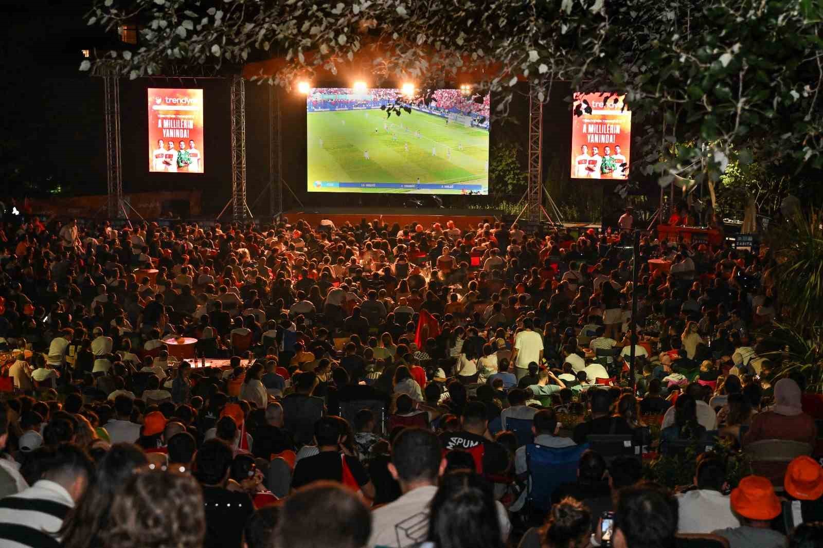 Avusturya-T&uuml;rkiye ma&ccedil;ı dev ekranda izlenecek
