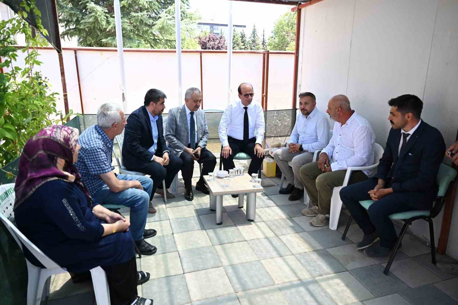 Ge&ccedil;it, kentsel d&ouml;n&uuml;ş&uuml;m konutlarını inceledi

