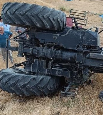 Elazığ’da traktör devrildi, sürücü yara almadan kurtuldu