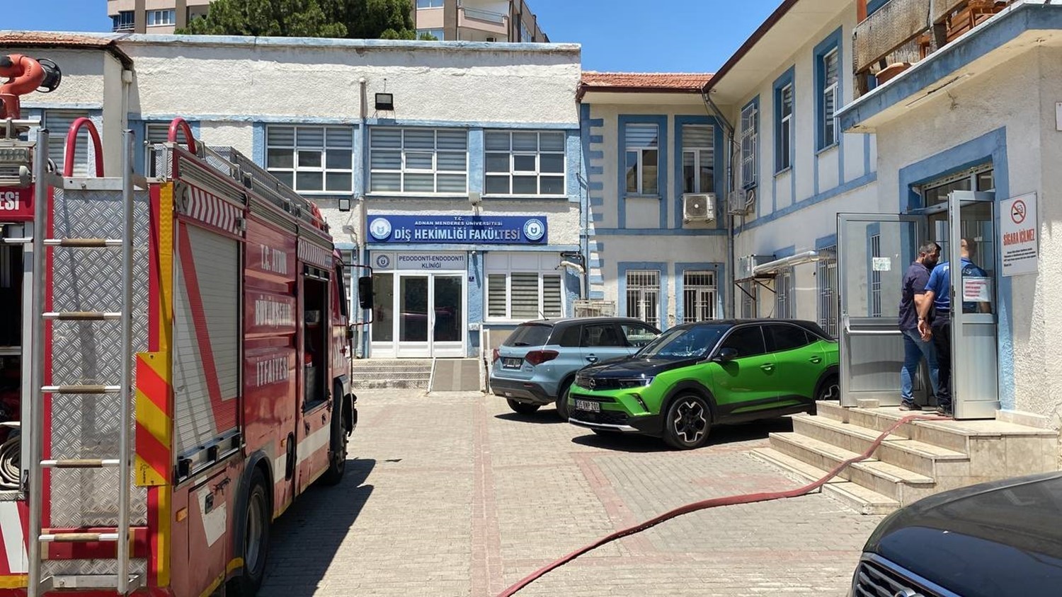 AD&Uuml; Diş Hekimliği Fak&uuml;ltesi&rsquo;nde yangın paniği
