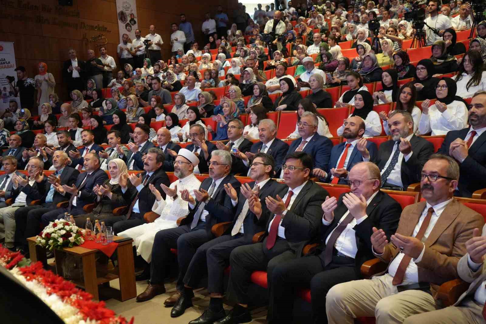 Diyanet İşleri Başkanı Erbaş: "Dünyanın İslam’ın ve Kur’an’ın merhametine ihtiyacı var"
