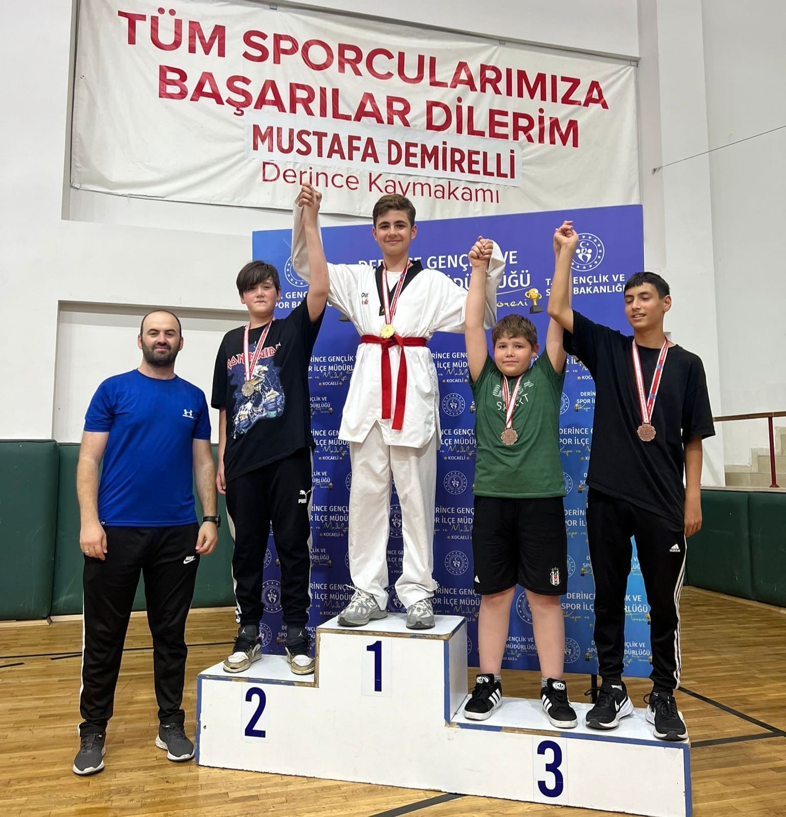 Gölcük Belediyespor tekvandocuları Kocaeli şampiyonu
