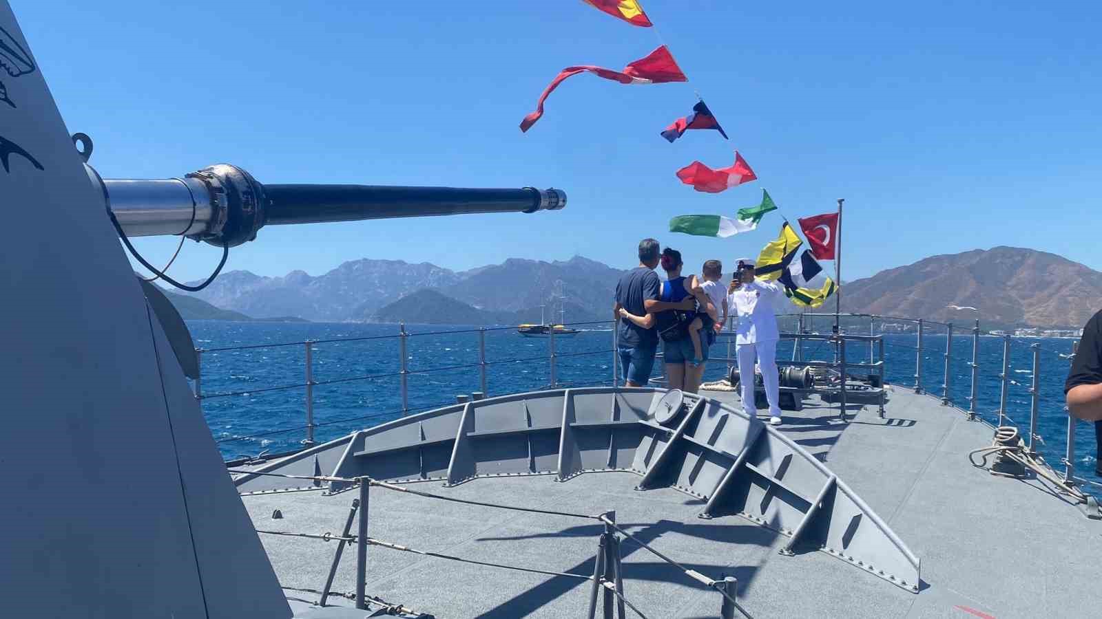 Marmaris’te 1 Temmuz Denizcilik Bayramı’nda askeri gemiler ziyarete açıldı
