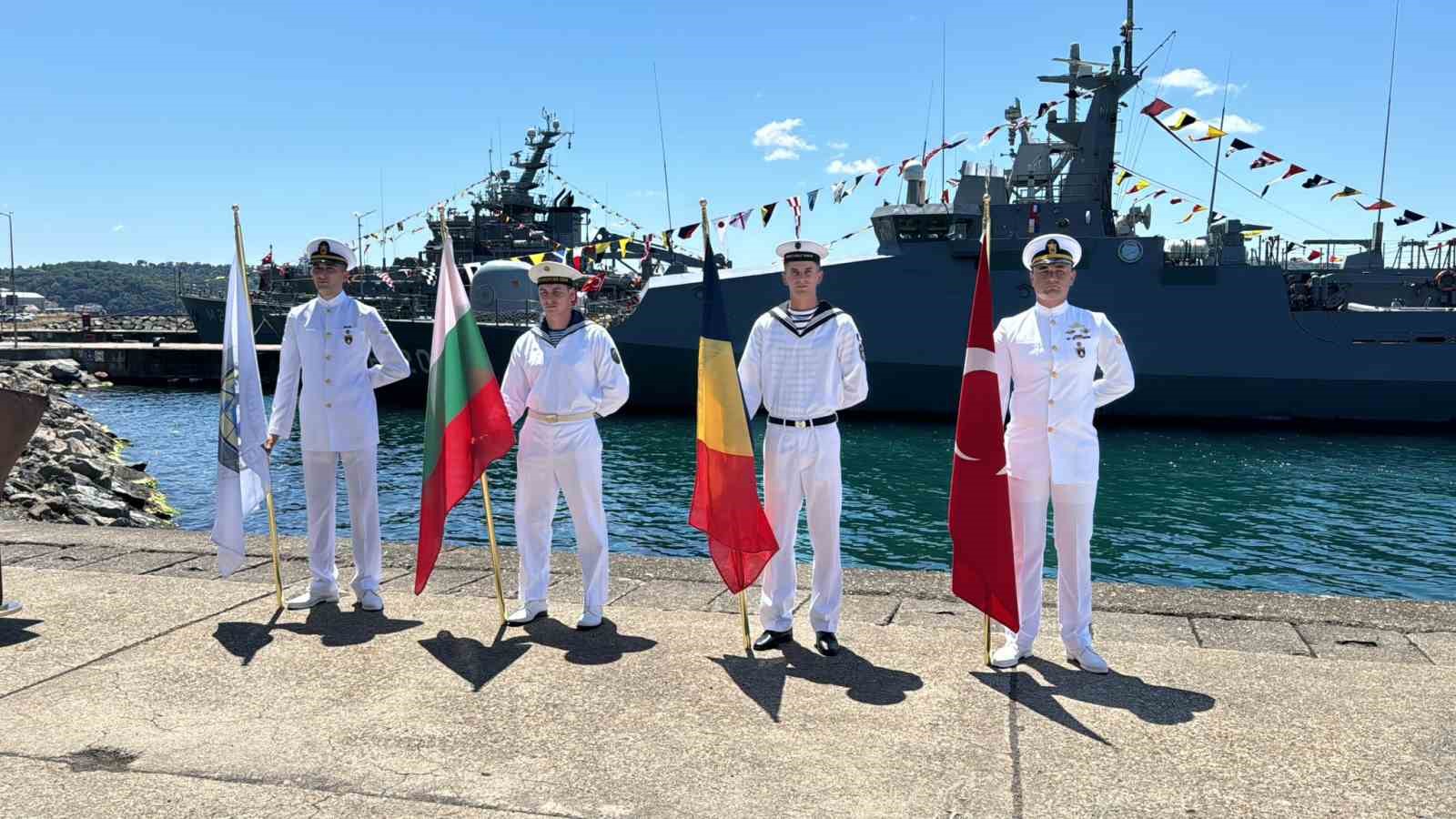 1 Temmuz Denizcilik ve Kabotaj Bayramı’nda MCM Black Sea gemileri boğaza açıldı
