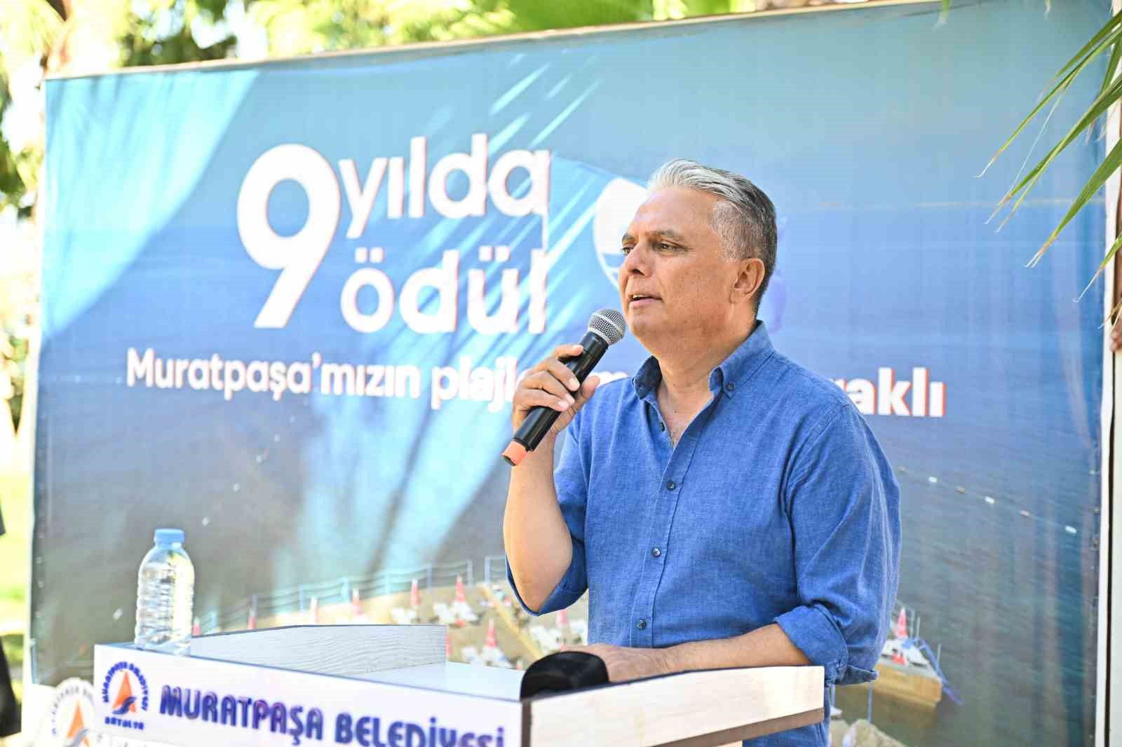 Muratpaşa Belediyesi&rsquo;nin falez plajları mavi bayrak aldı
