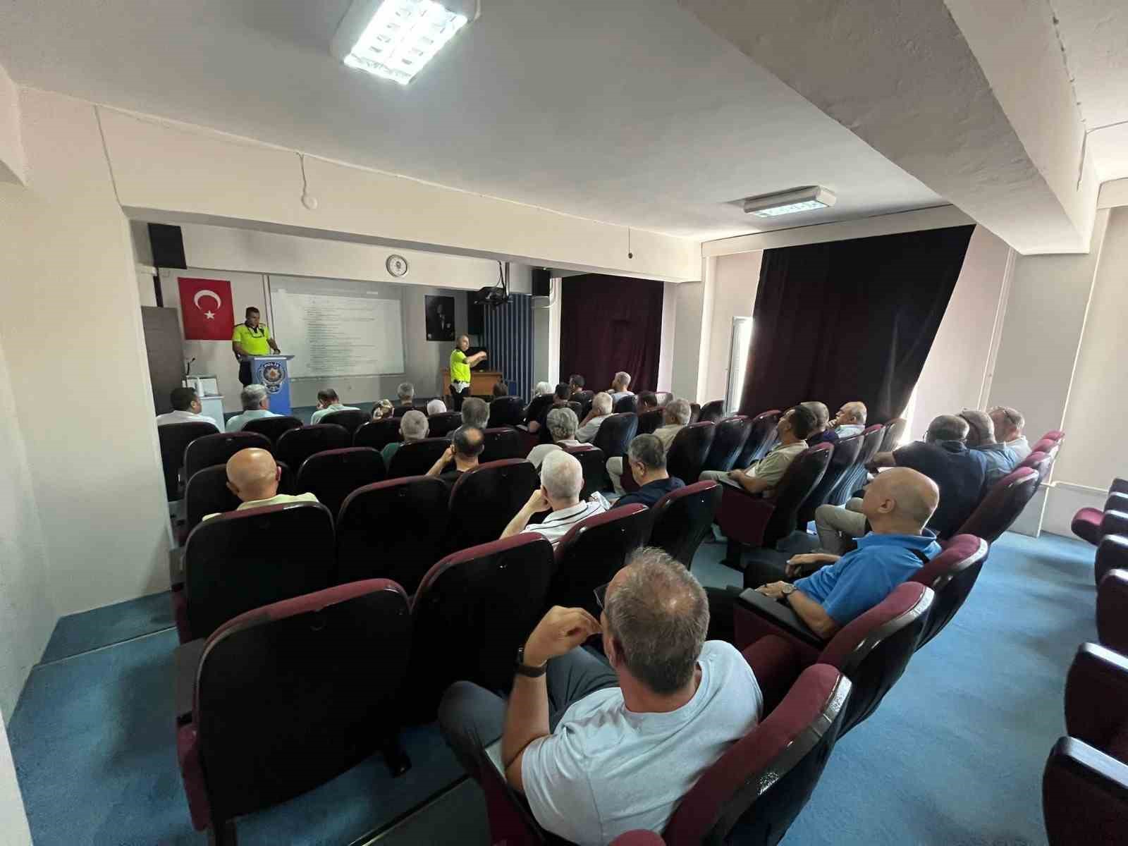30 Fahri Trafik Müfettişleriyle değerlendirmeler yapıldı