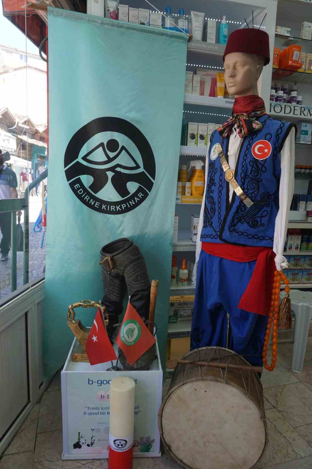 Eczanede Kırkpınar k&ouml;şesi kurdu
