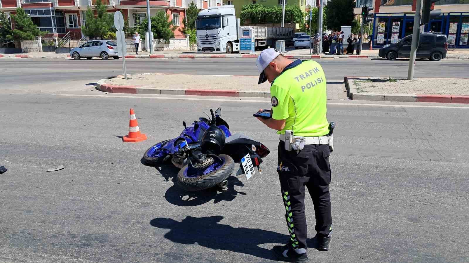 Otomobil ile çarpışan sürat motorunun sürücüsü yaralandı
