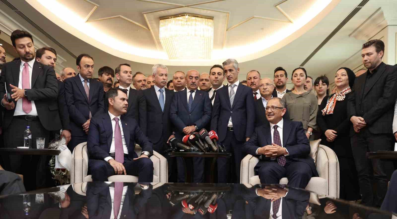 &Ccedil;evre, Şehircilik ve İklim Değişikliği Bakanlığında devir teslim t&ouml;reni
