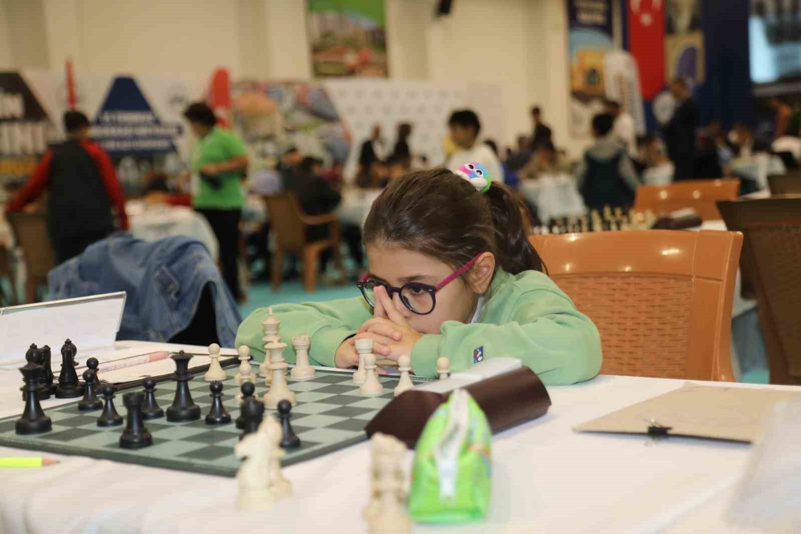 Elazığ Belediyesinden ücretsiz satranç ve ney kursları
