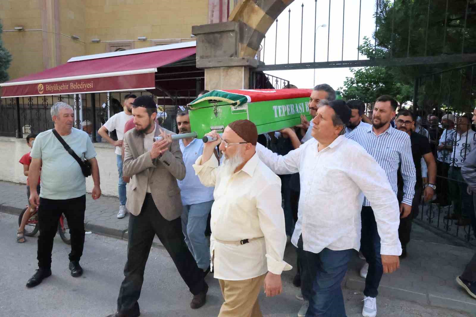 Cinayete kurban giden Prof. Dr. Karasu, son yolculuğuna uğurlandı 