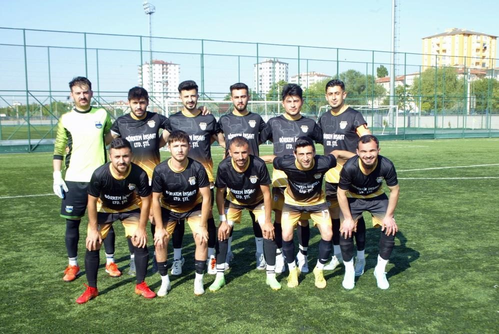 Ömürspor ilk sezonunda ligi namağlup tamamladı
