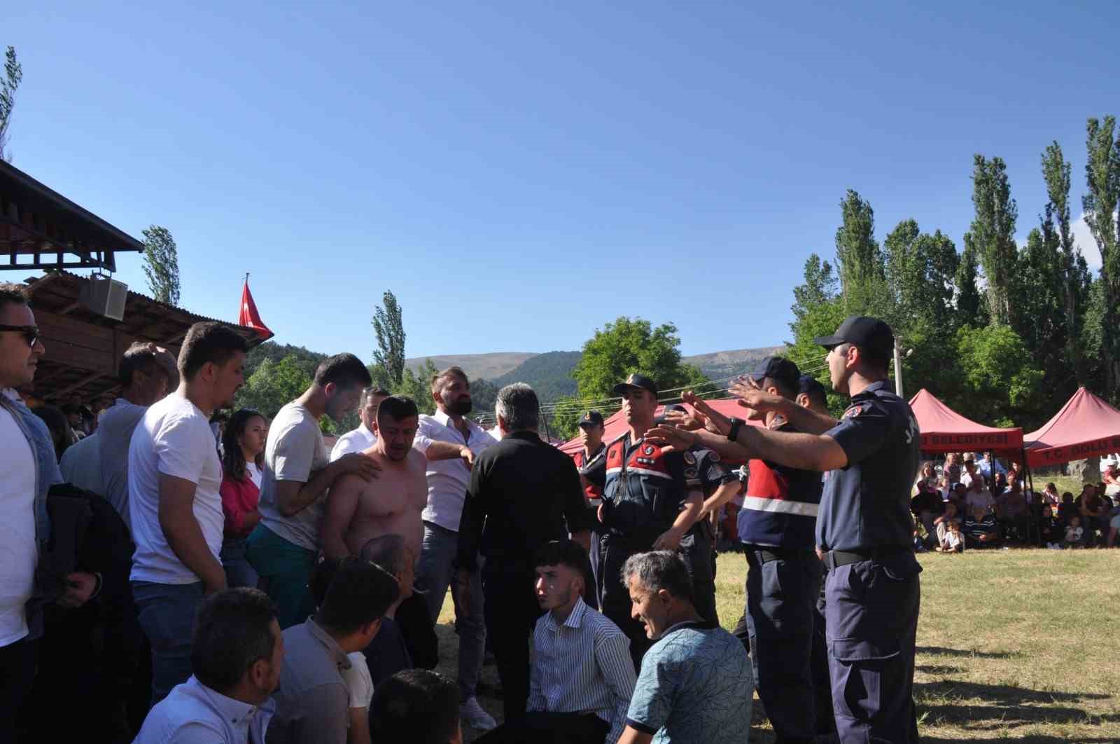 Hacet bayramında ipler gerildi: Jandarma kavgayı önledi
