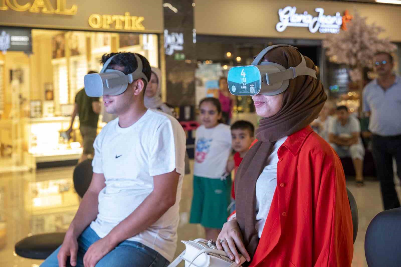 Mersin’in tarihi ve turistik yerlerini sanal gerçeklik gözlüğüyle keşfediyorlar
