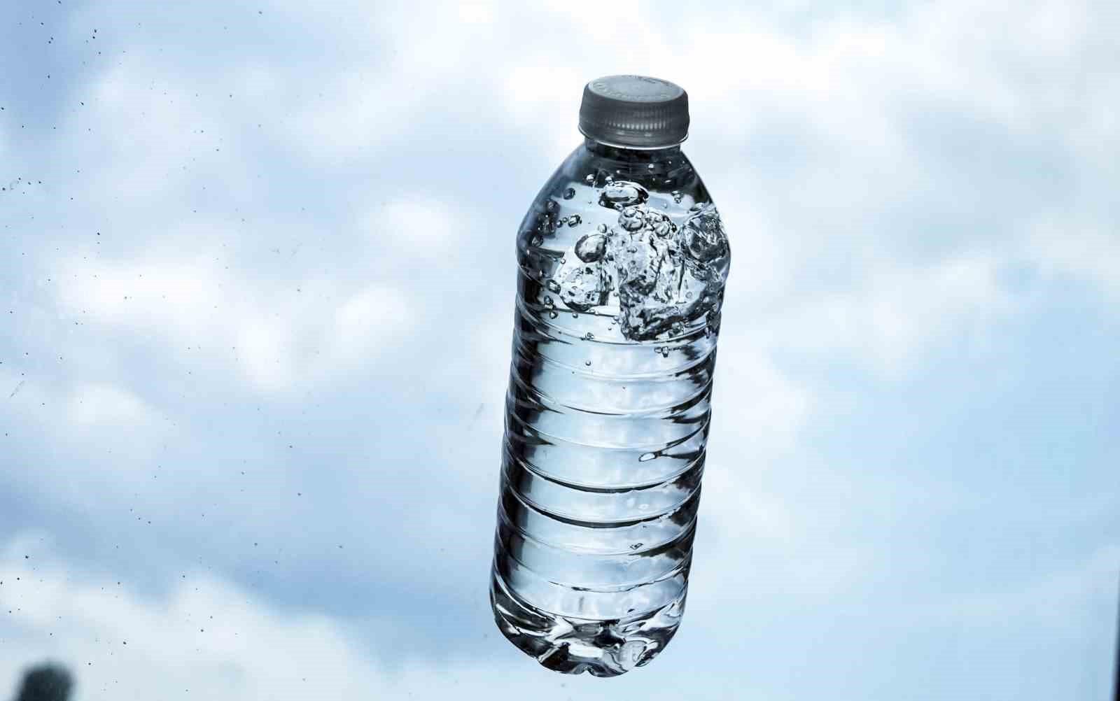 İstanbul’da yarım litrelik pet şişe suyun fiyatı 10 lira oldu
