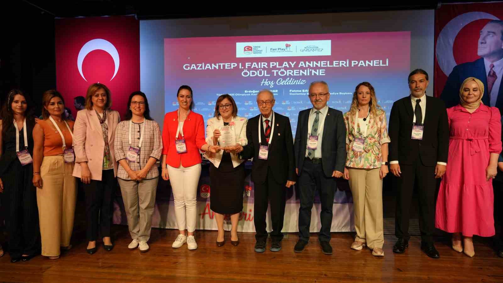 Milli Olimpiyat Komitesi, Fatma Şahin’i Türkiye’nin ilk “Fair Play Annesi” seçti

