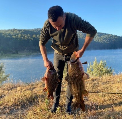 Tavşanlı’da olta ile rekor büyüklükte balık yakalandı
