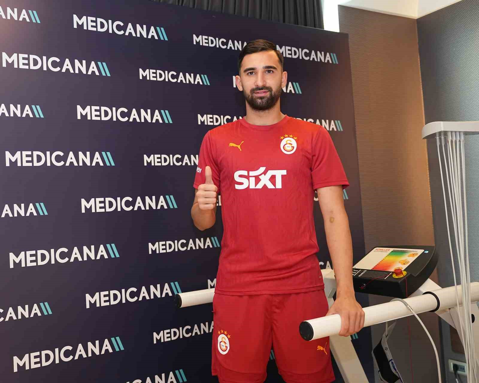 Galatasaraylı futbolcular sağlık kontrolünden geçti
