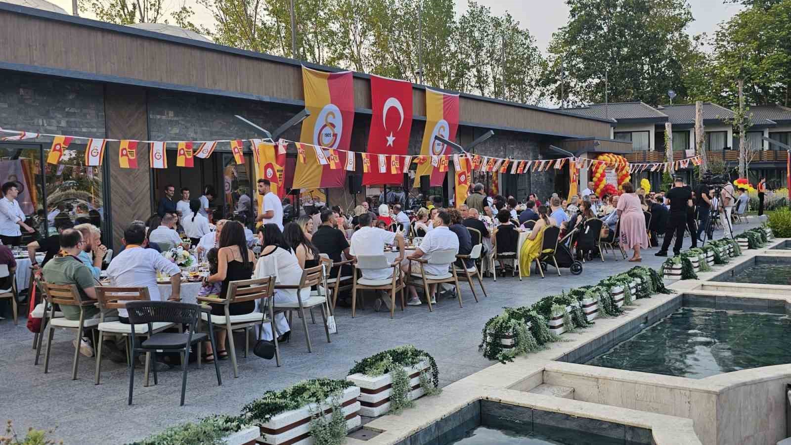 Galatasaray Taraftar Derneği’den şampiyonluk kutlaması
