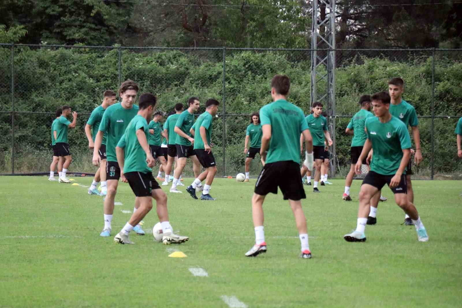 Sakaryaspor yeni sezon hazırlıklarına U19 takımıyla başladı
