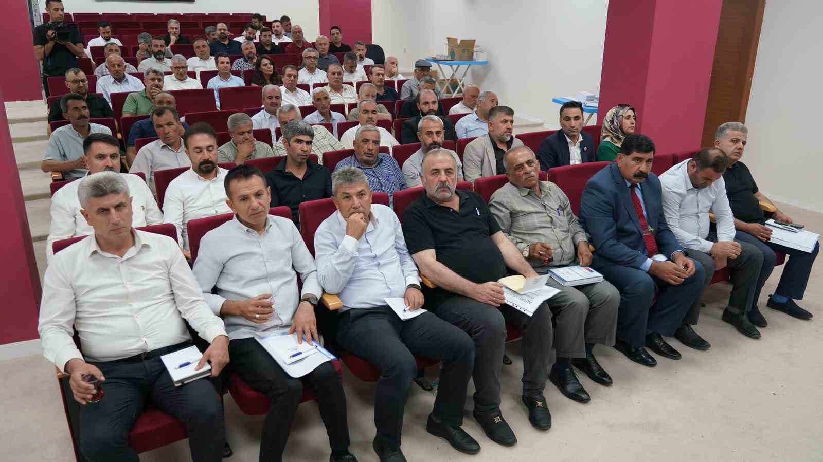 Stratejik planlama toplantısında muhtarların görüşleri alındı