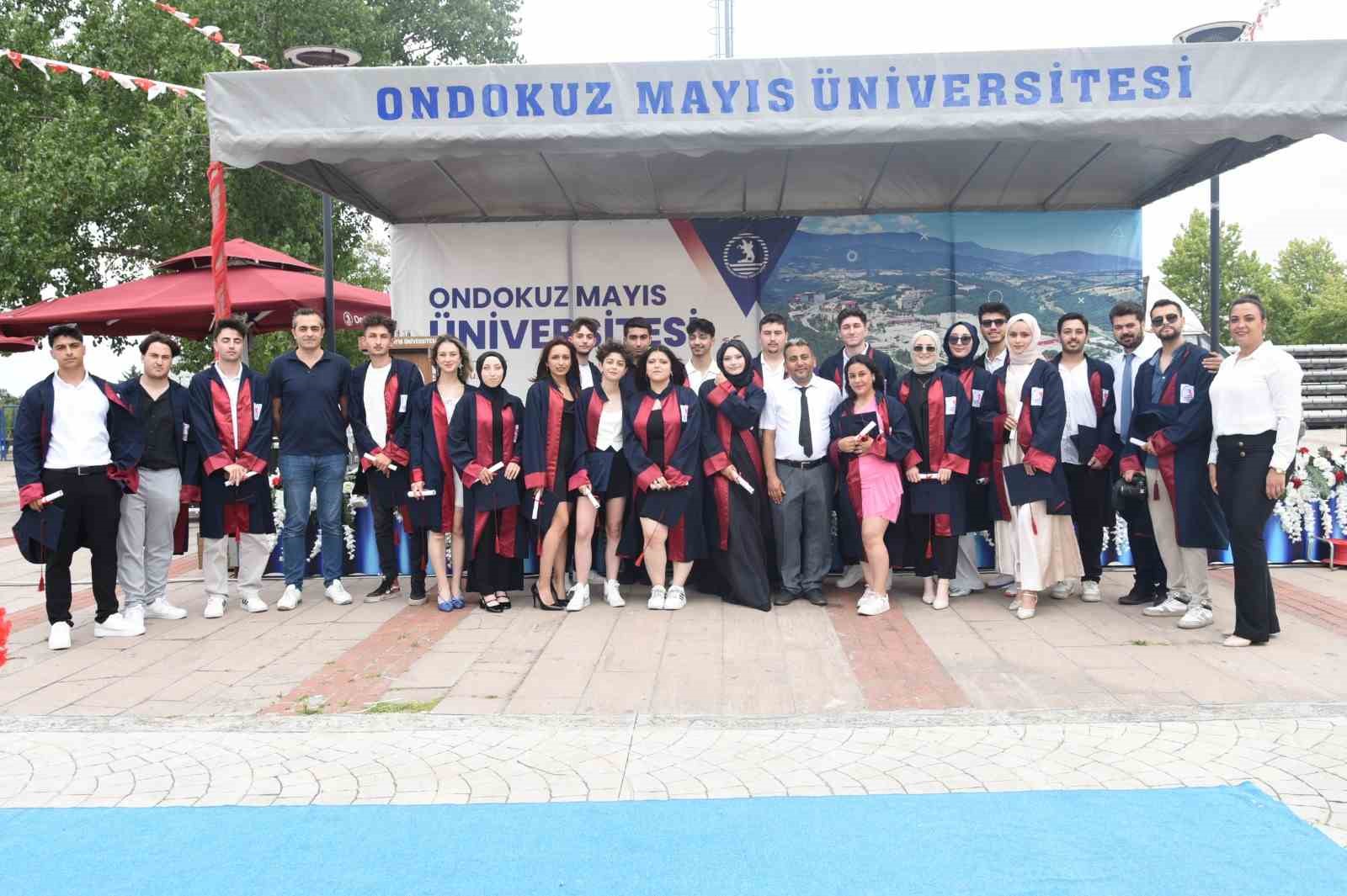 Yeşilyurt Demir &Ccedil;elik MYO 138 mezun verdi
