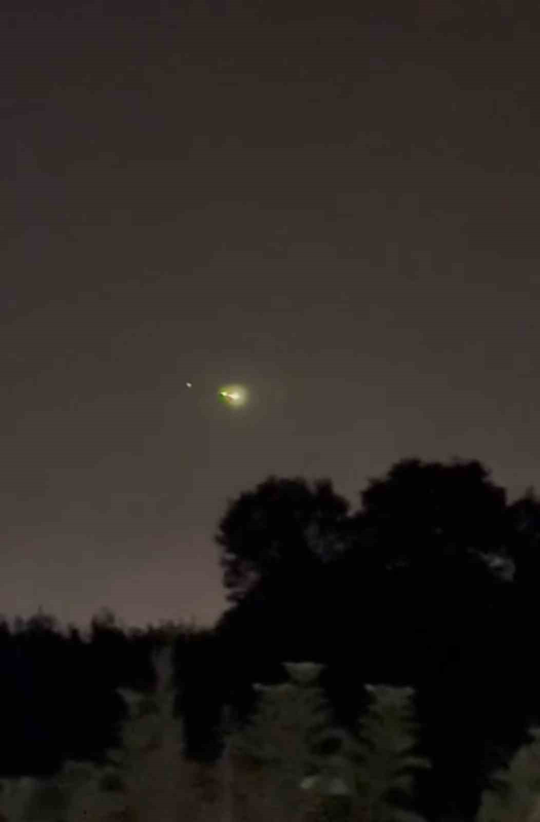 Bursa semalarında s&uuml;z&uuml;len parlak cisim kamerada
