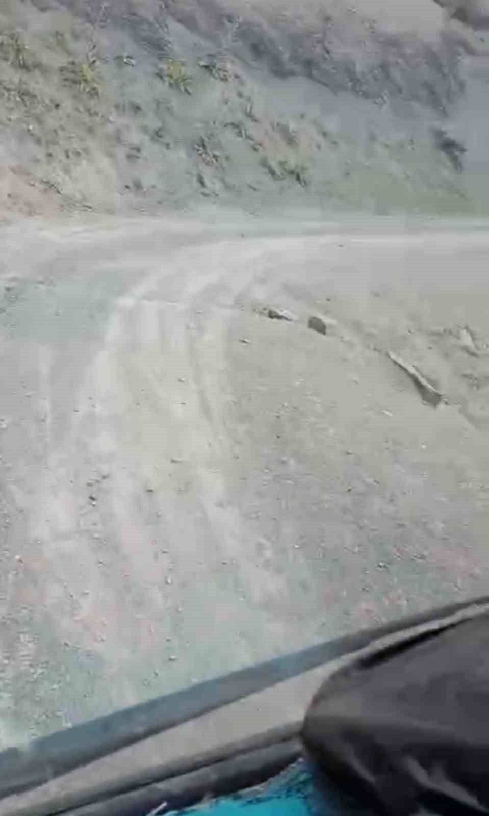 K&ouml;y sakinleri bozuk olan yayla yolunun onarılmasını istiyor
