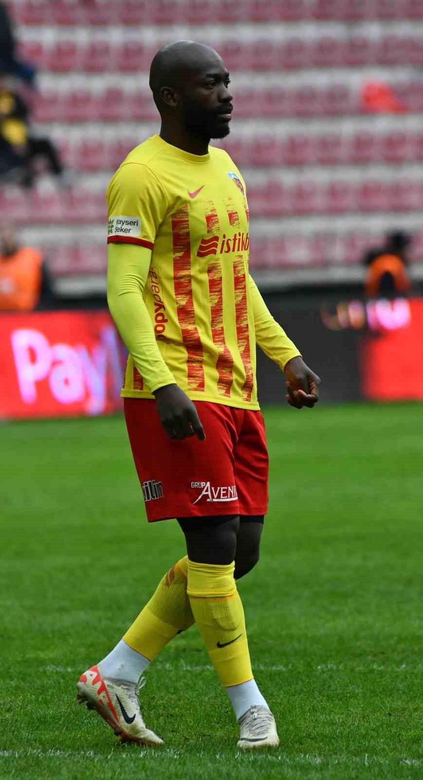 Stephane Bahoken 1 yıl daha Kayserispor’da
