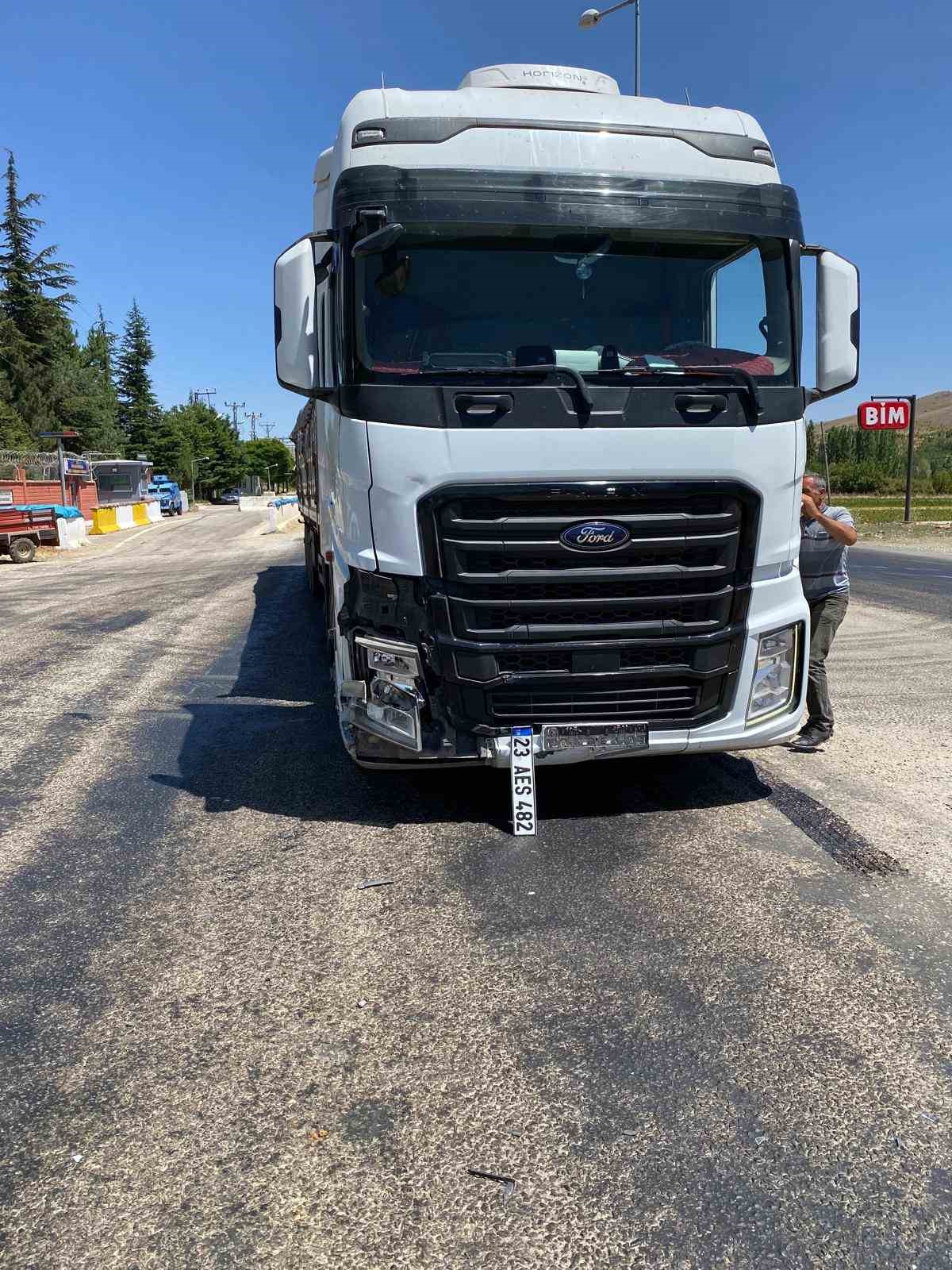 Malatya’da kamyon ile pat pat motoru çarpıştı:1 yaralı