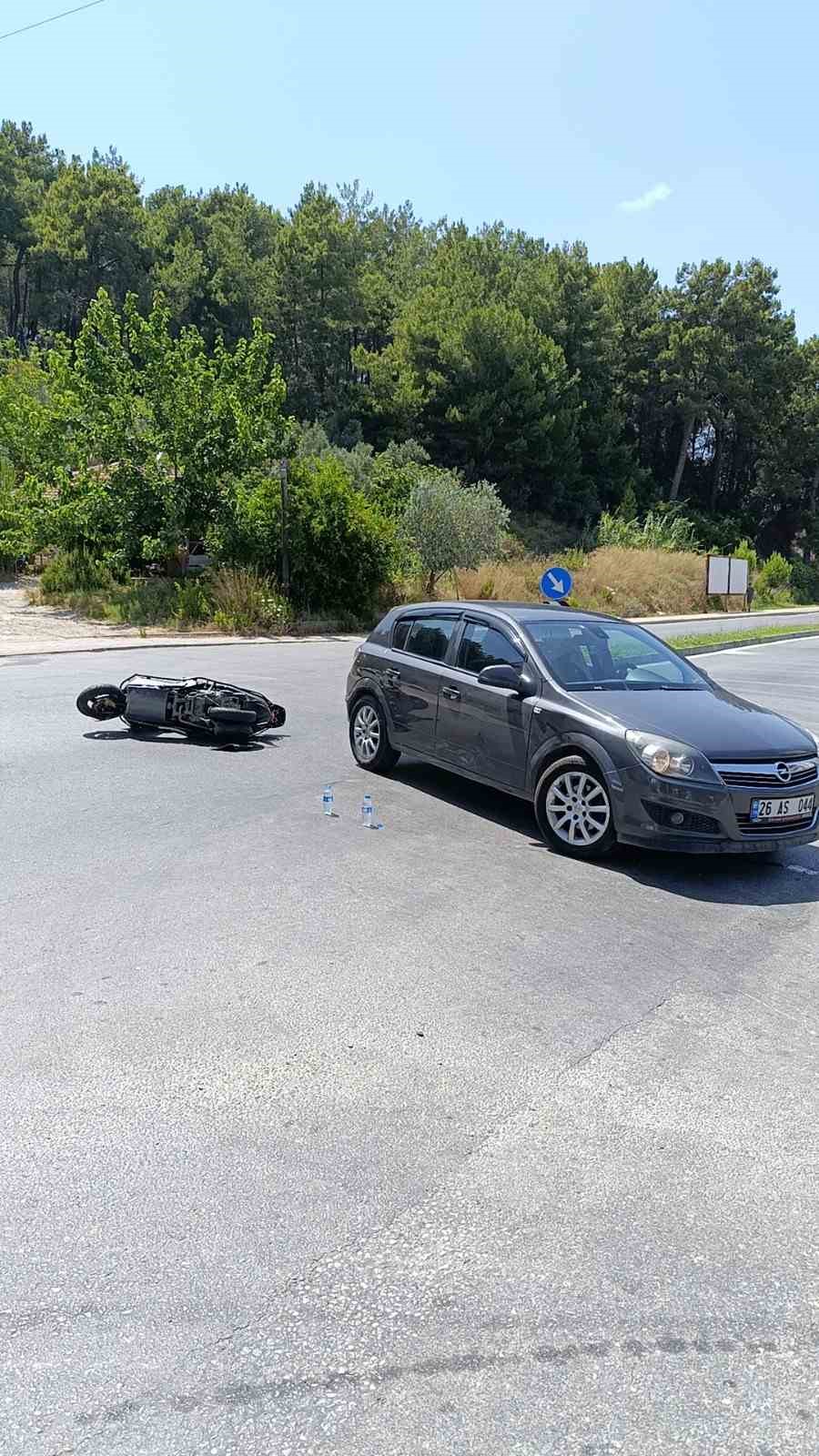 Manavgat’ta otomobil ile motosiklet çarpıştı: 1 yaralı
