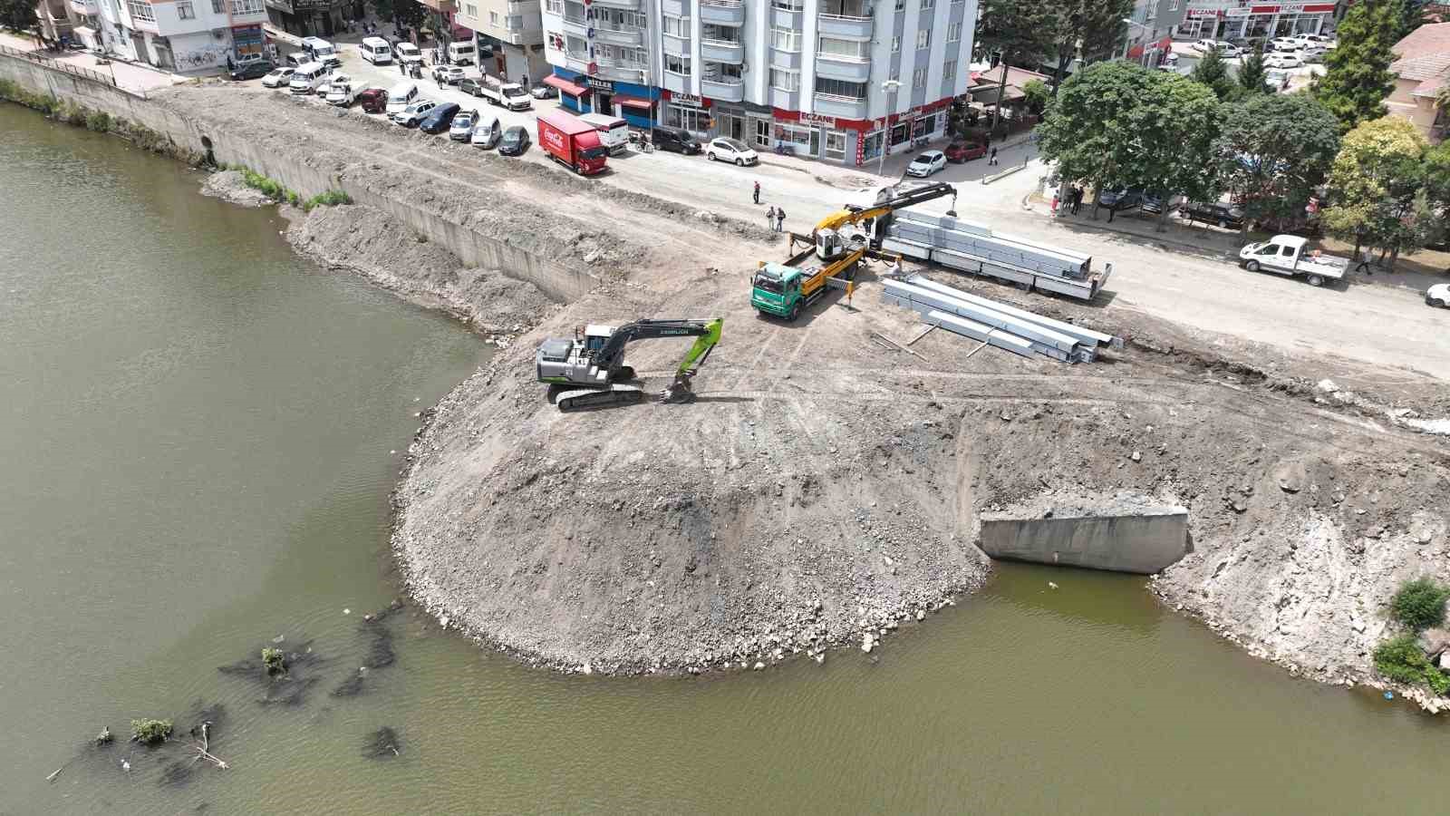 Terme Çayı ıslahında fore kazıklar tamam
