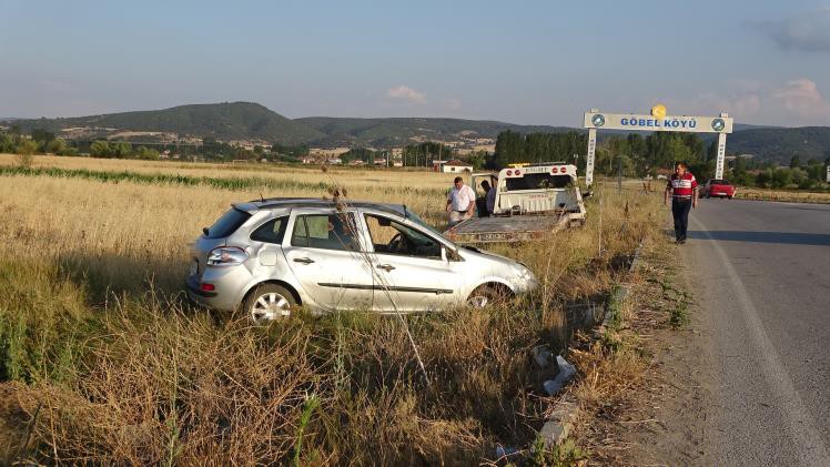 Otomobil tarlaya uçtu: 6 yaralı
