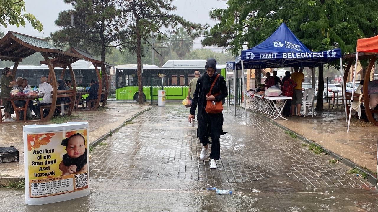 Kocaeli’de yollar nehre döndü
