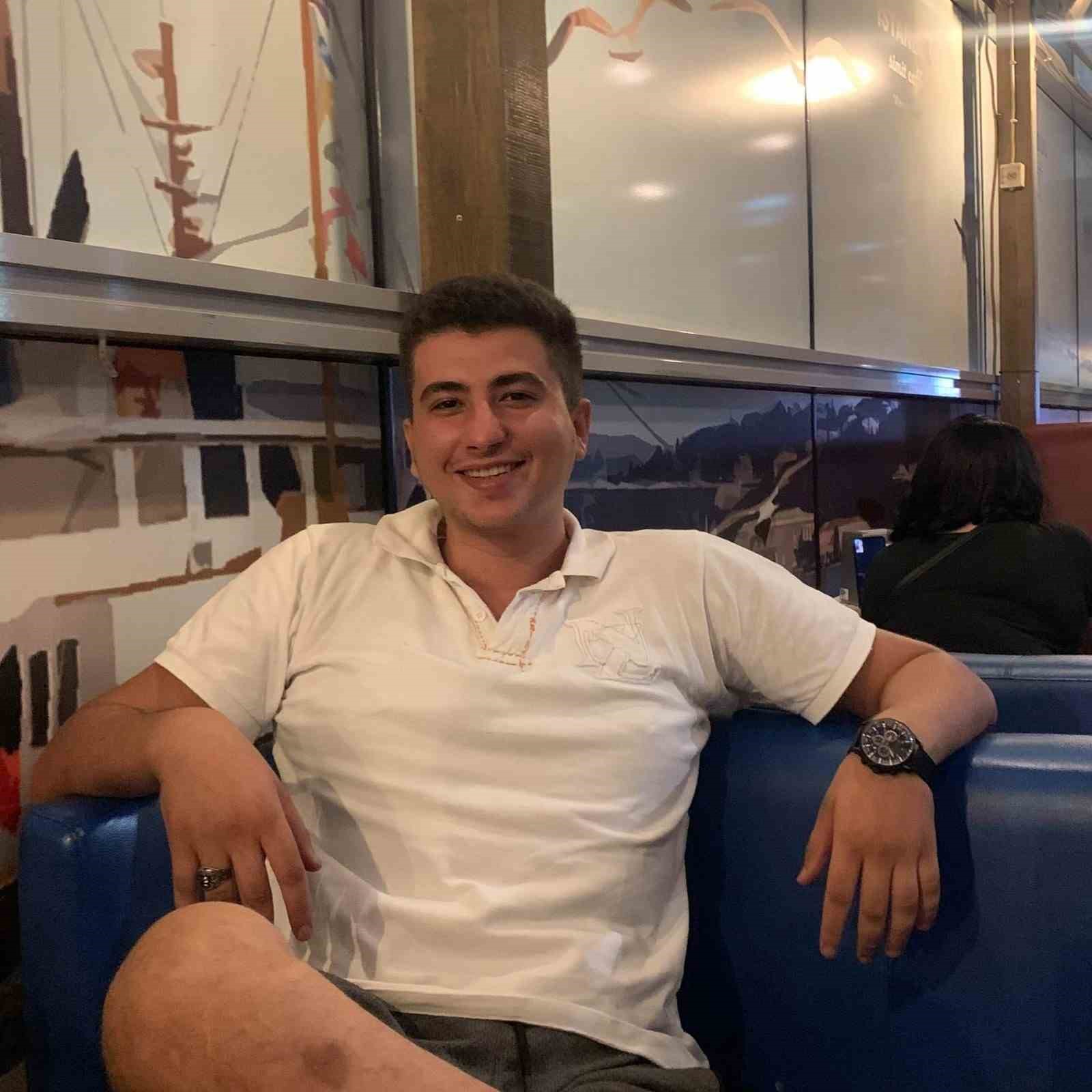 Otomobil ile &ccedil;arpışan gen&ccedil; motosiklet s&uuml;r&uuml;c&uuml; hayatını kaybetti
