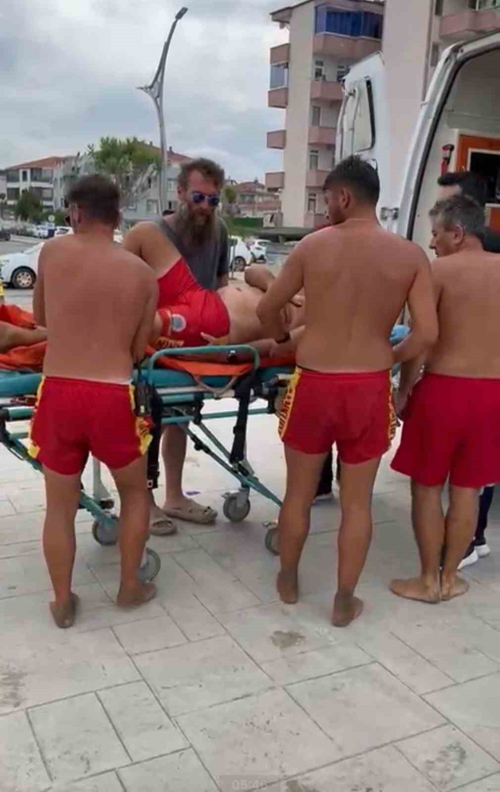 Boğulma vakasına giden cankurtaran kontrolündeki jet ski takla attı: 2 cankurtaran yaralandı
