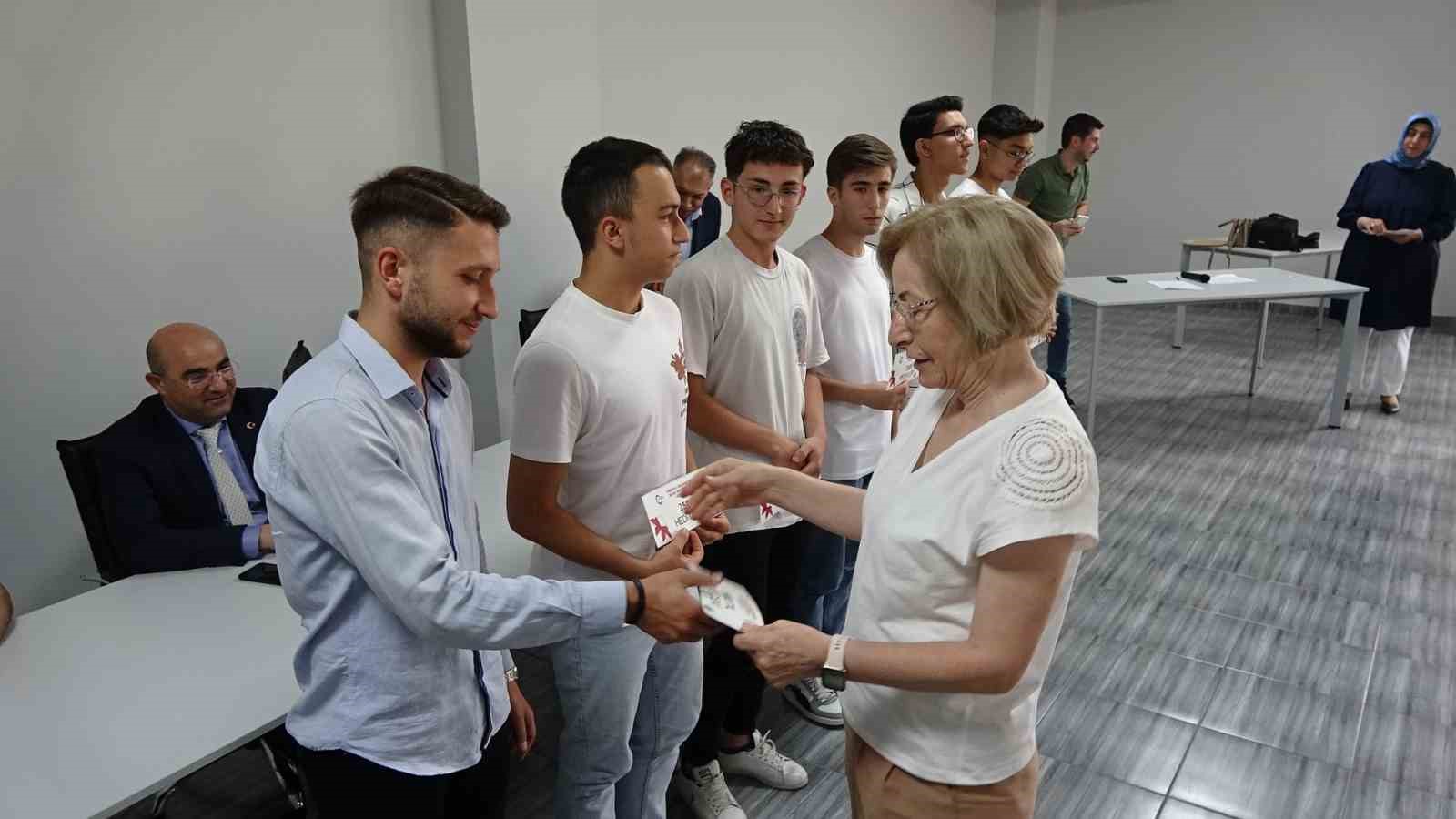 Tavşanlı OSB&rsquo;den &ouml;ğrencilere b&uuml;y&uuml;k teşvik
