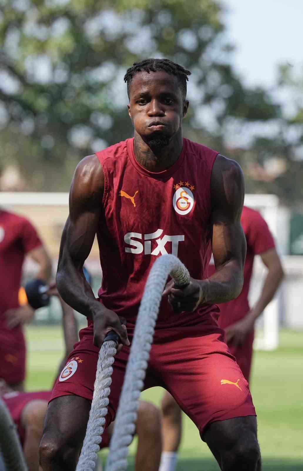 Galatasaray, çalışmalarını sürdürdü
