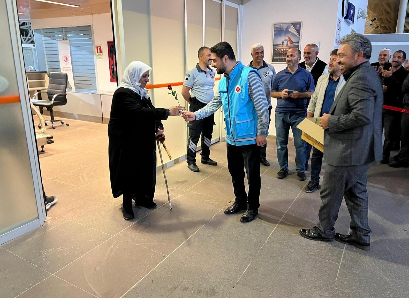 Hacılar memleketlerine d&ouml;nd&uuml;
