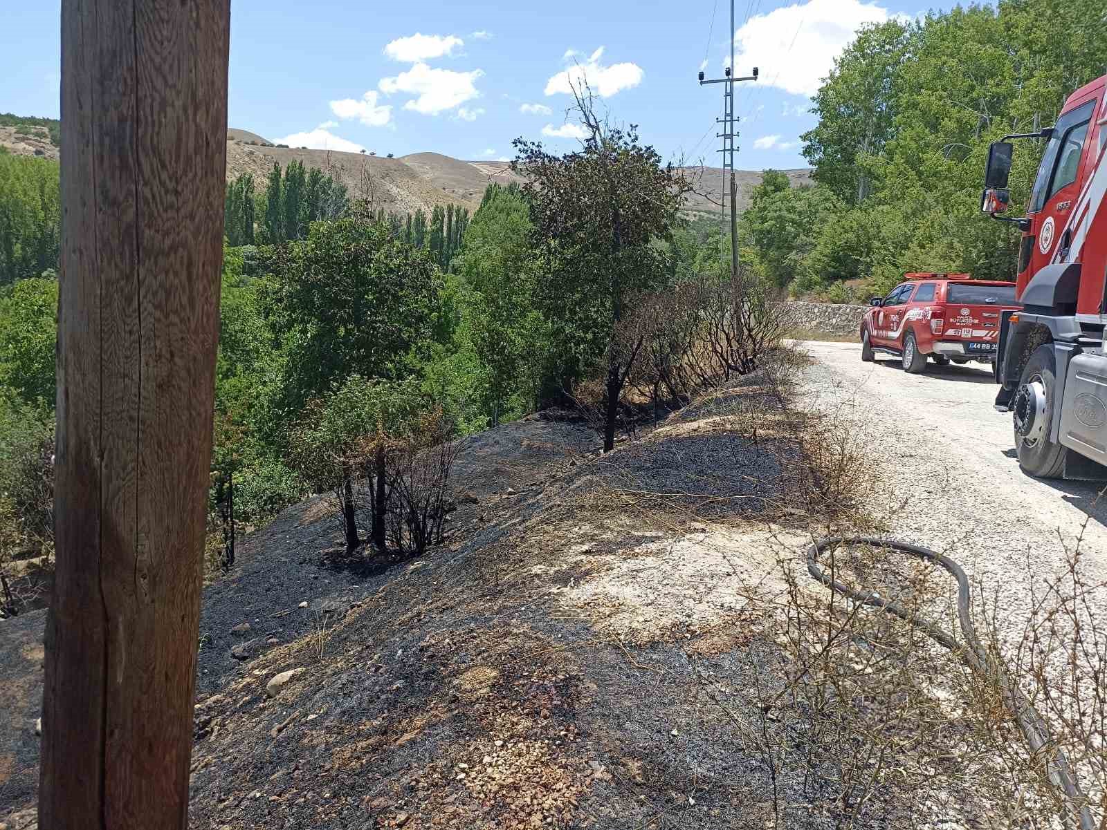 Malatya&rsquo;da bah&ccedil;elik alanda korkutan yangın
