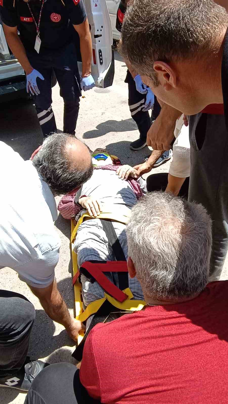 72 yaşındaki adam 5&rsquo;inci katın balkonundan d&uuml;şt&uuml;
