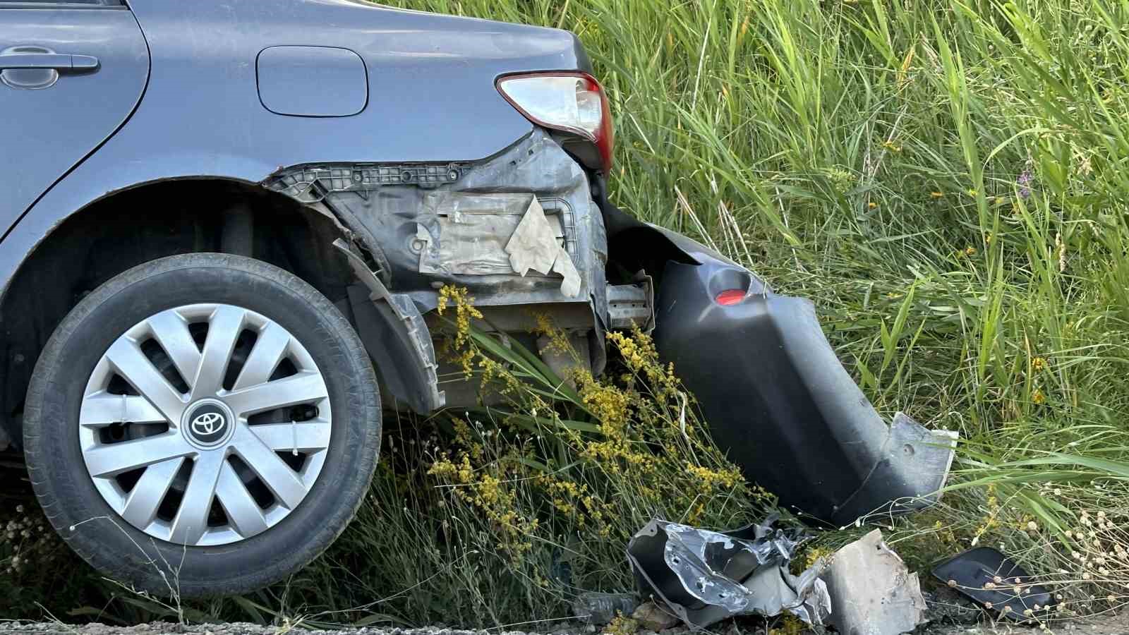 Kontrolden çıkan otomobil şarampole yuvarlandı: 4 yaralı