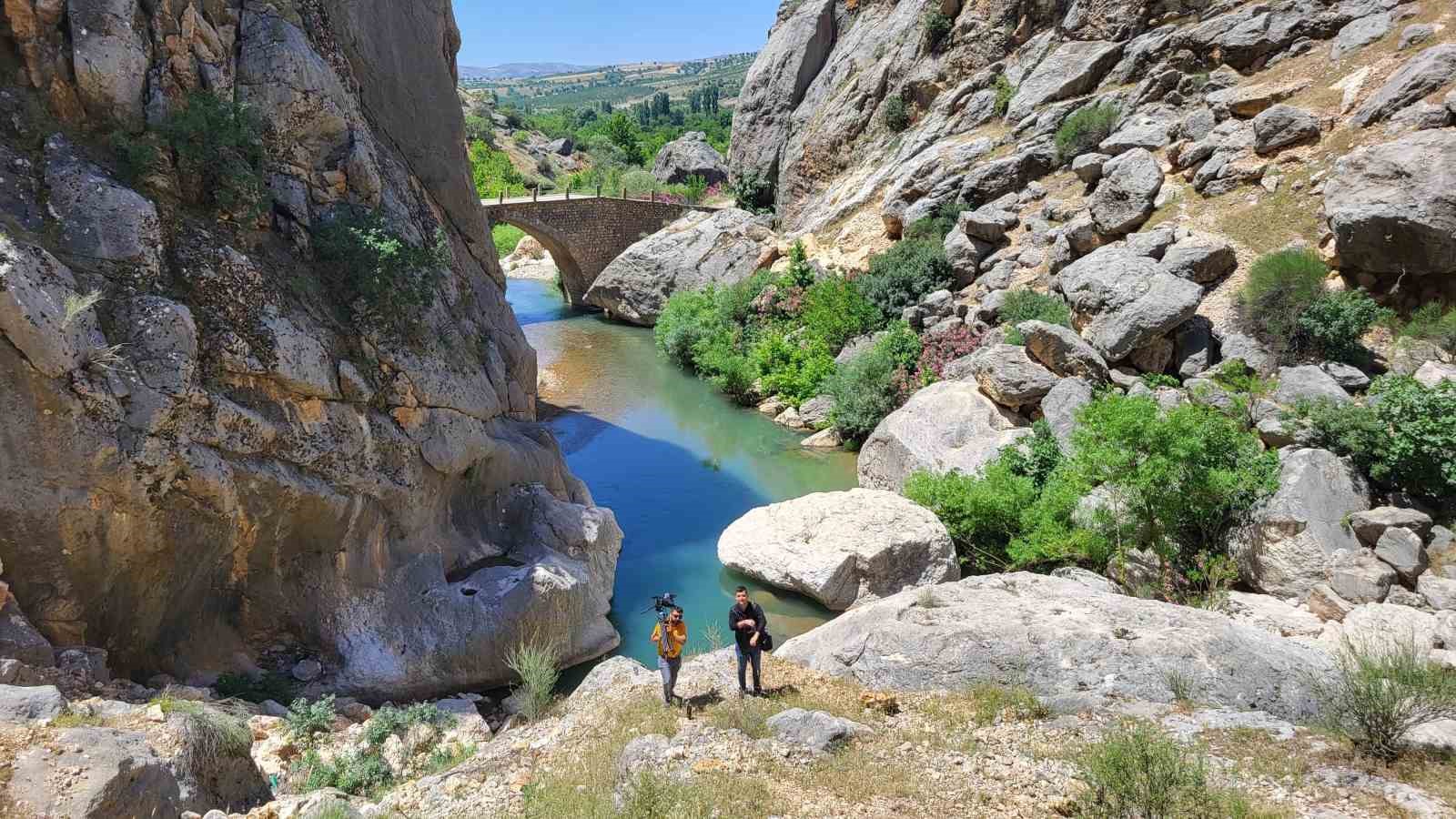 Mühendislik harikası eski Kahta Kalesi
