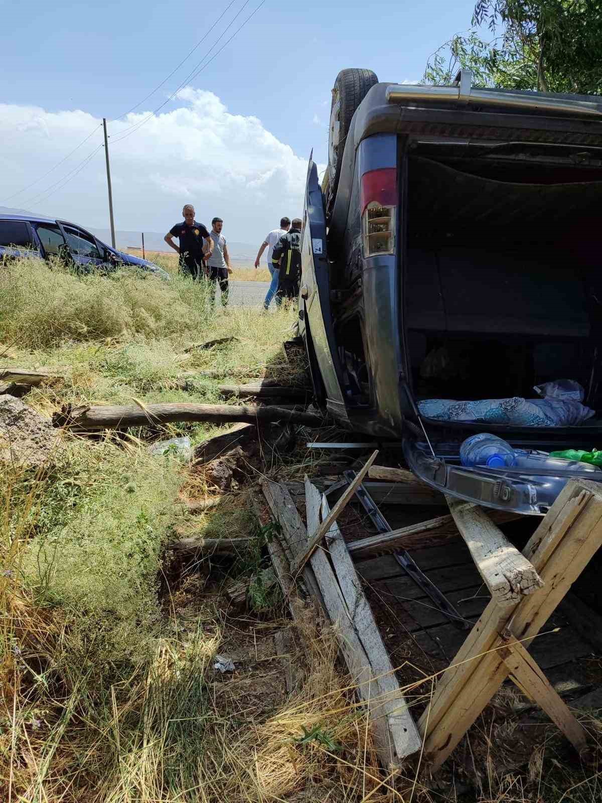 Van’da trafik kazası: 3 yaralı
